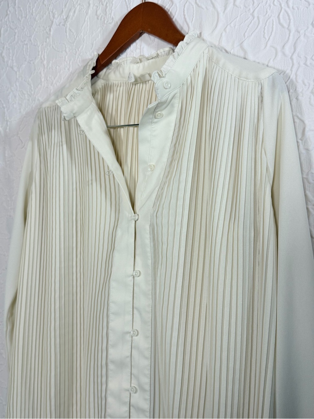 Treasure & Bond Cream Pleated Button Oversized Ruffle Collar Blouse Sz XS - Picture 5 of 13